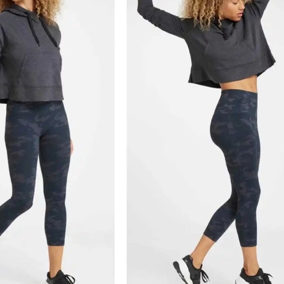 SPANX Camo Leggings - Picture 4 of 7